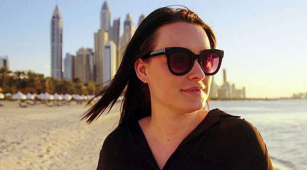 Tytöt Dubaissa - aurinkoa ja luksusjuhlia