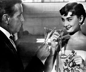 Romantiikan nälkään: Herkkä Audrey Hepburn ja kilpakosijat 